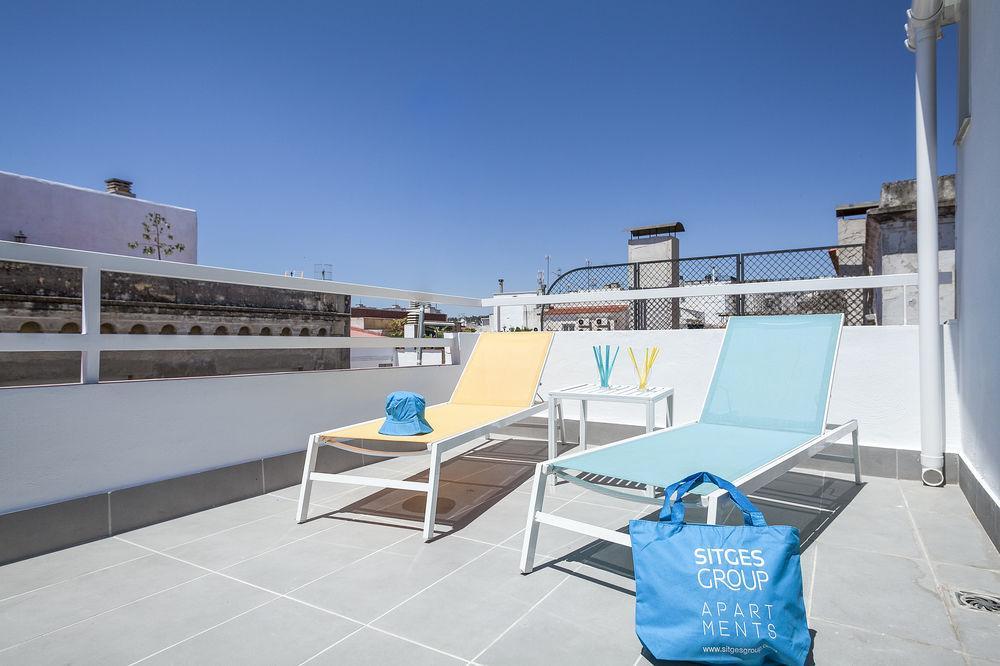 Group Blue And White 3* Sitges