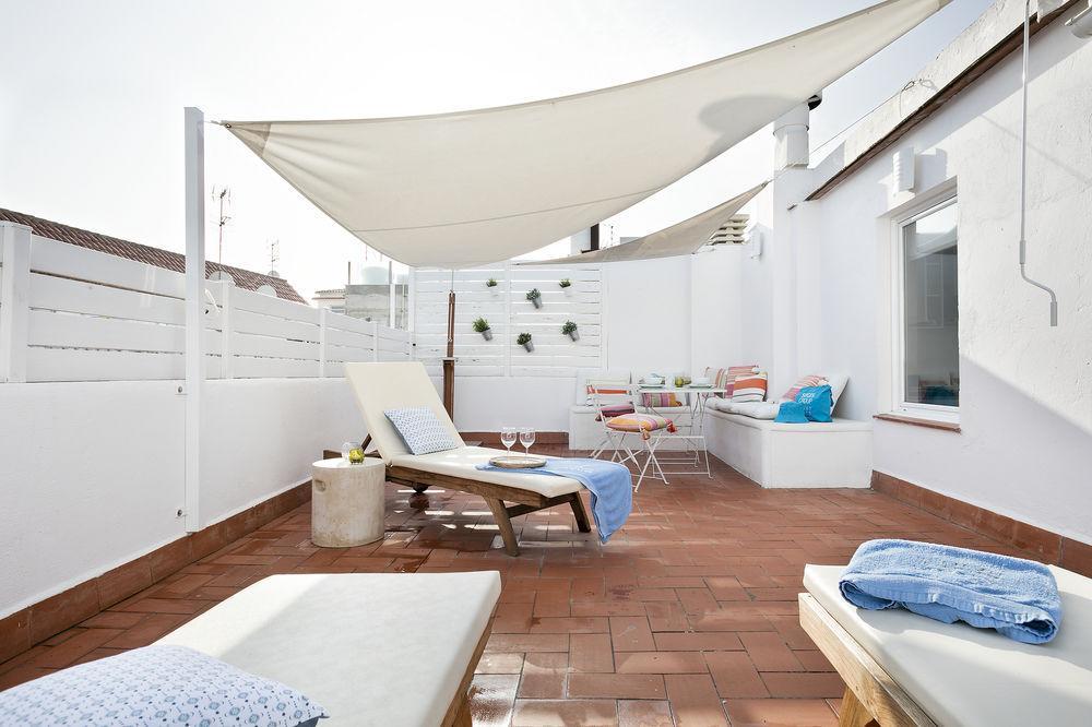 Group Blue And White Hotel 3*