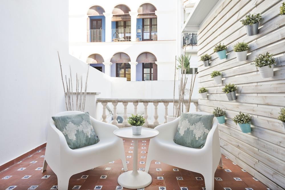 Group Blue And White Hotel
